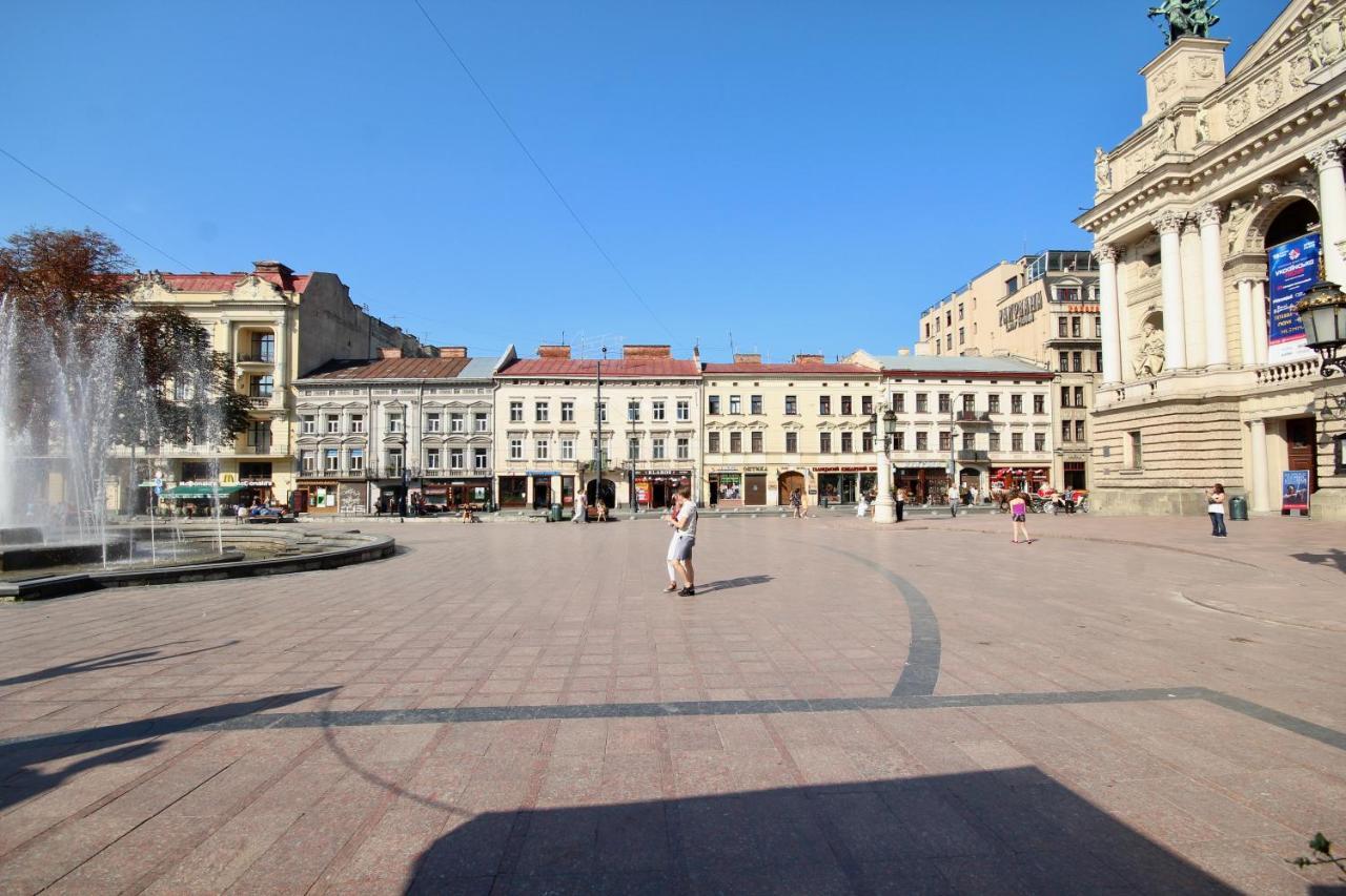 Romantic Lux Vivaldi Suite Svobode Avenue 39 Lviv Exterior photo